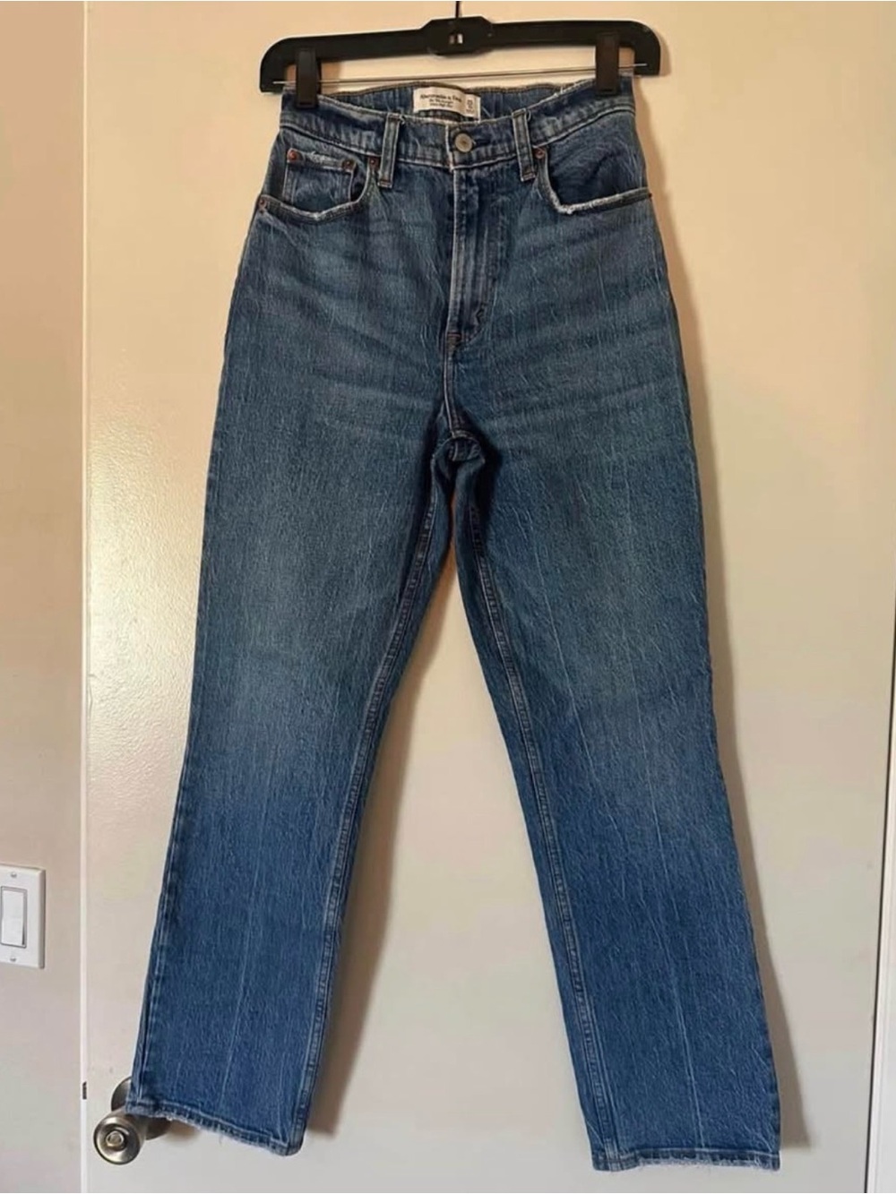 Abercrombie & Fitch Classic High-Rise Straight Leg Blue Jeans